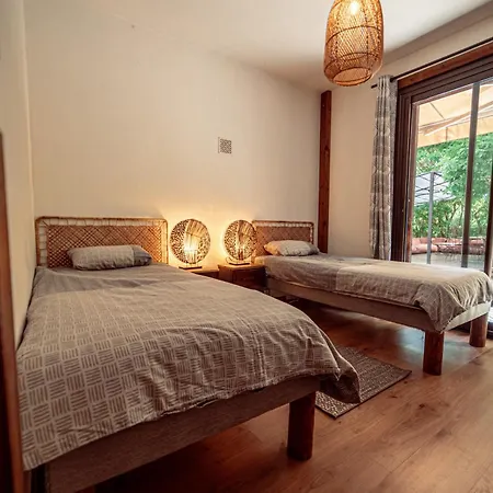 Grande Maison Pleine Nature 5 Chambres pour 10 à 15 pers - Surf Camp * Lacanau